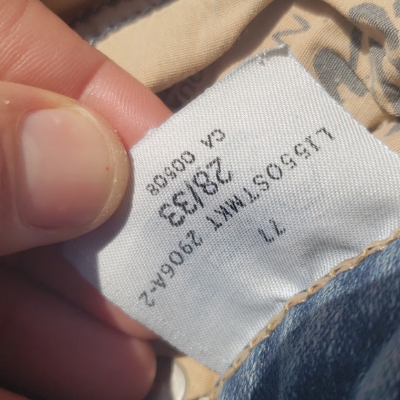 Silver Jeans- size 28 - Picture 4 of 6